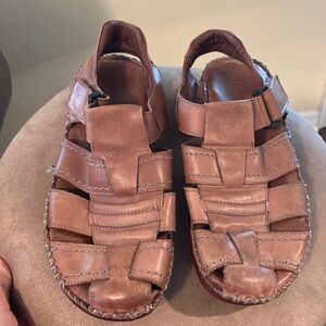 MENS Close Toed Fisherman Sandals